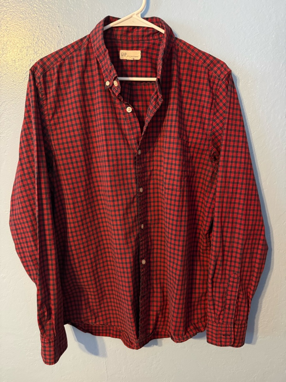 GAP Men's Red and Black Checked Button-Down Shirt